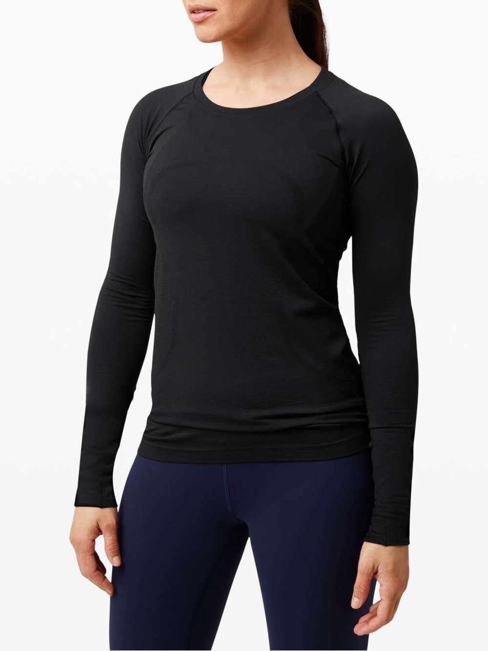 Lululemon Swiftly Tech Long Sleeve in Black. Size 8